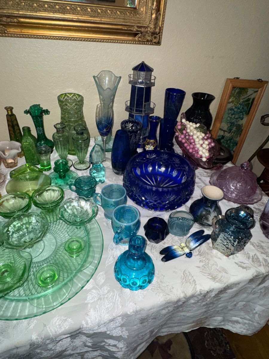 Collector's Paradise: Vintage Glass, Crystal & Eclectic Treasures - Image 5