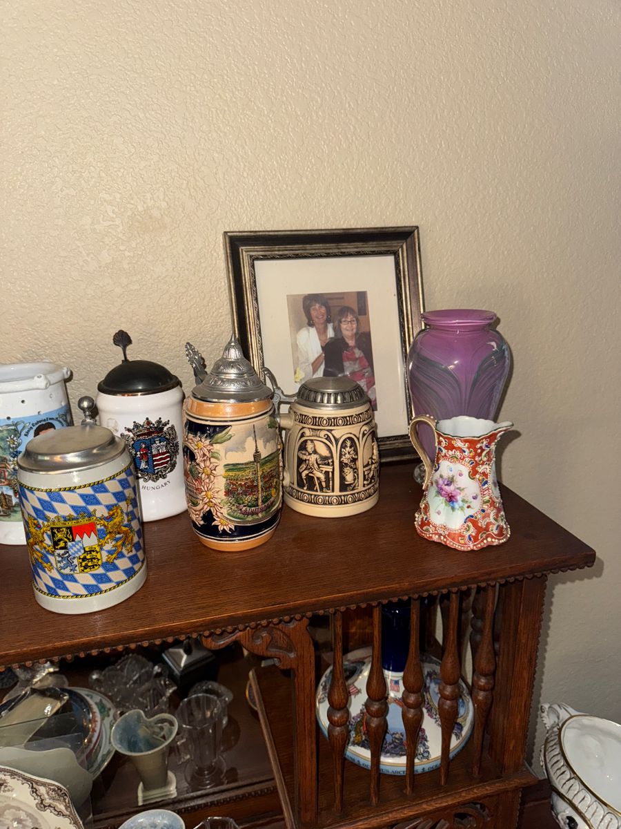 Collector's Paradise: Vintage Glass, Crystal & Eclectic Treasures - Image 42