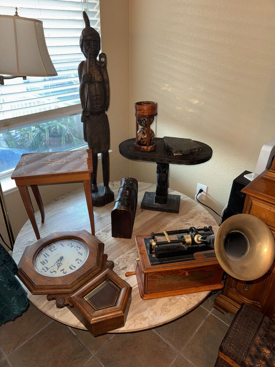 Collector's Paradise: Vintage Glass, Crystal & Eclectic Treasures - Image 69
