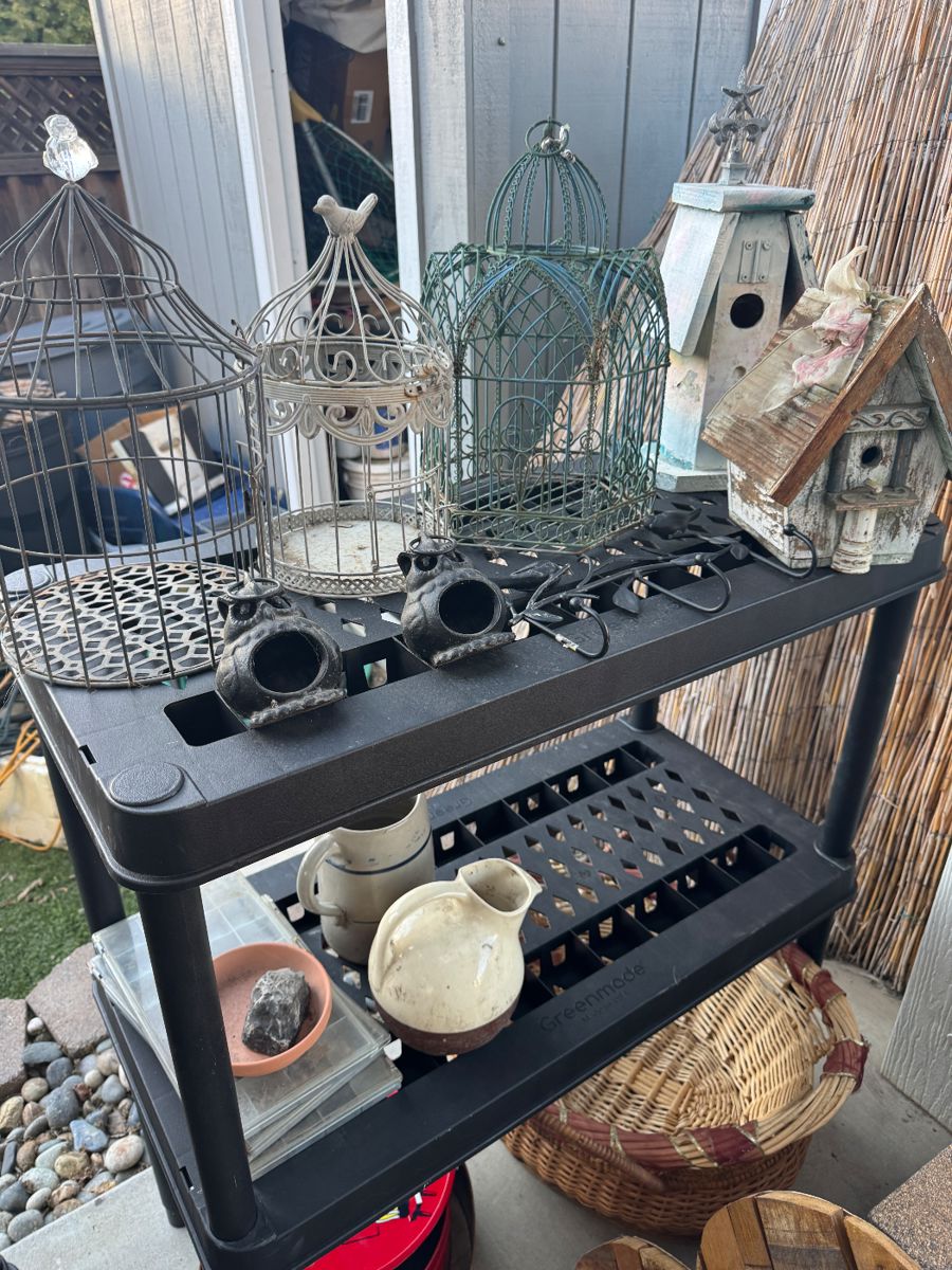 Collector's Paradise: Vintage Glass, Crystal & Eclectic Treasures - Image 76
