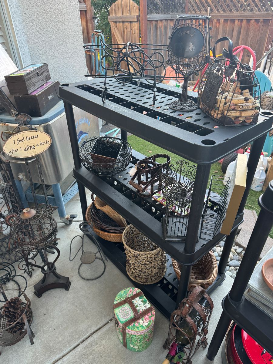 Collector's Paradise: Vintage Glass, Crystal & Eclectic Treasures - Image 85