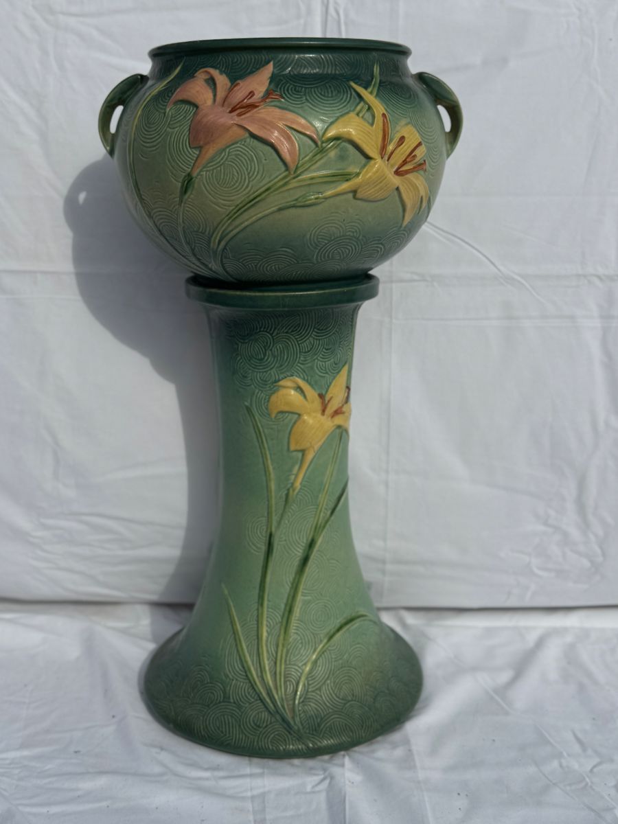 Collector's Paradise: Vintage Glass, Crystal & Eclectic Treasures - Image 94