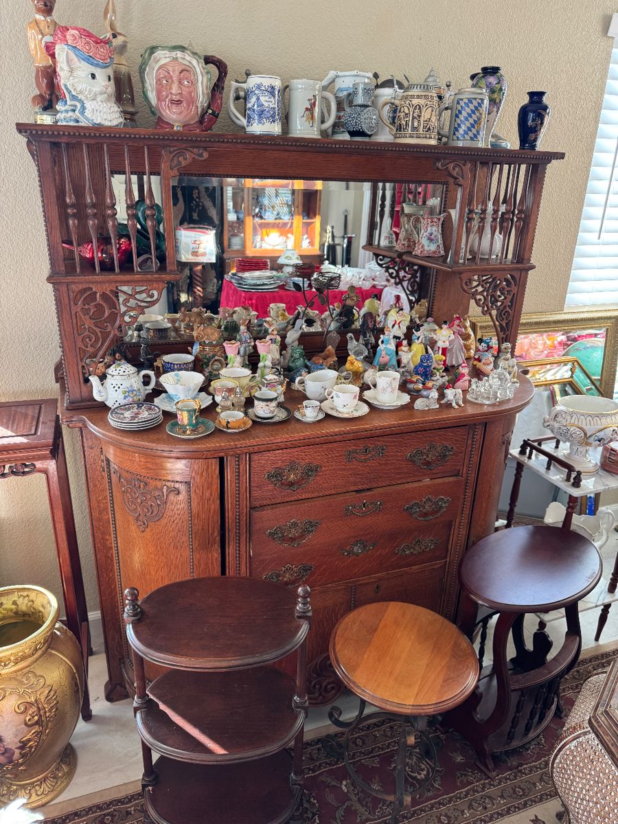 Collector's Paradise: Vintage Glass, Crystal & Eclectic Treasures - Image 105
