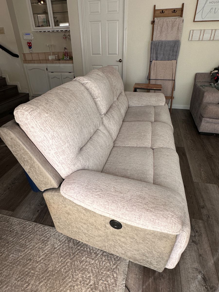Crafty Family Home: Furniture, Appliances & Crafter's Paradise