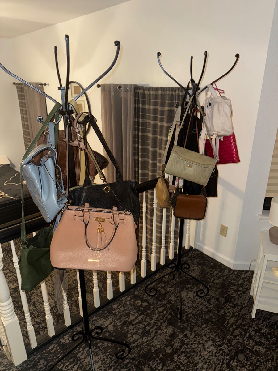 Crafty Family Home: Furniture, Appliances & Crafter's Paradise - Image 23