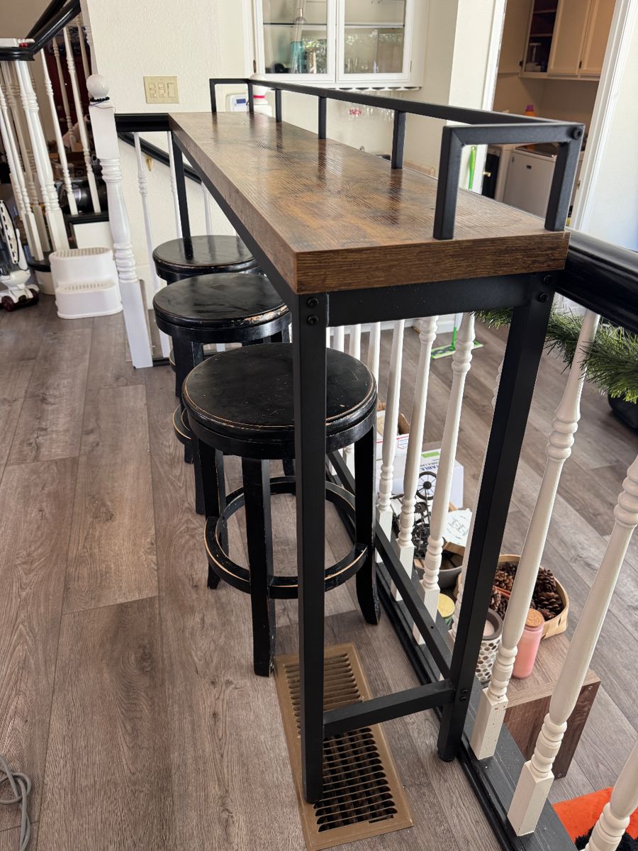 Crafty Family Home: Furniture, Appliances & Crafter's Paradise - Image 54