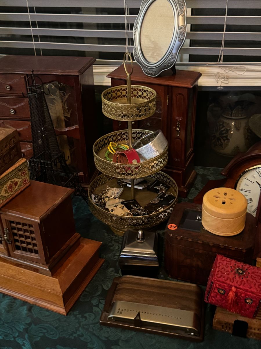 A former collectors sale (2nd sale) - Image 51