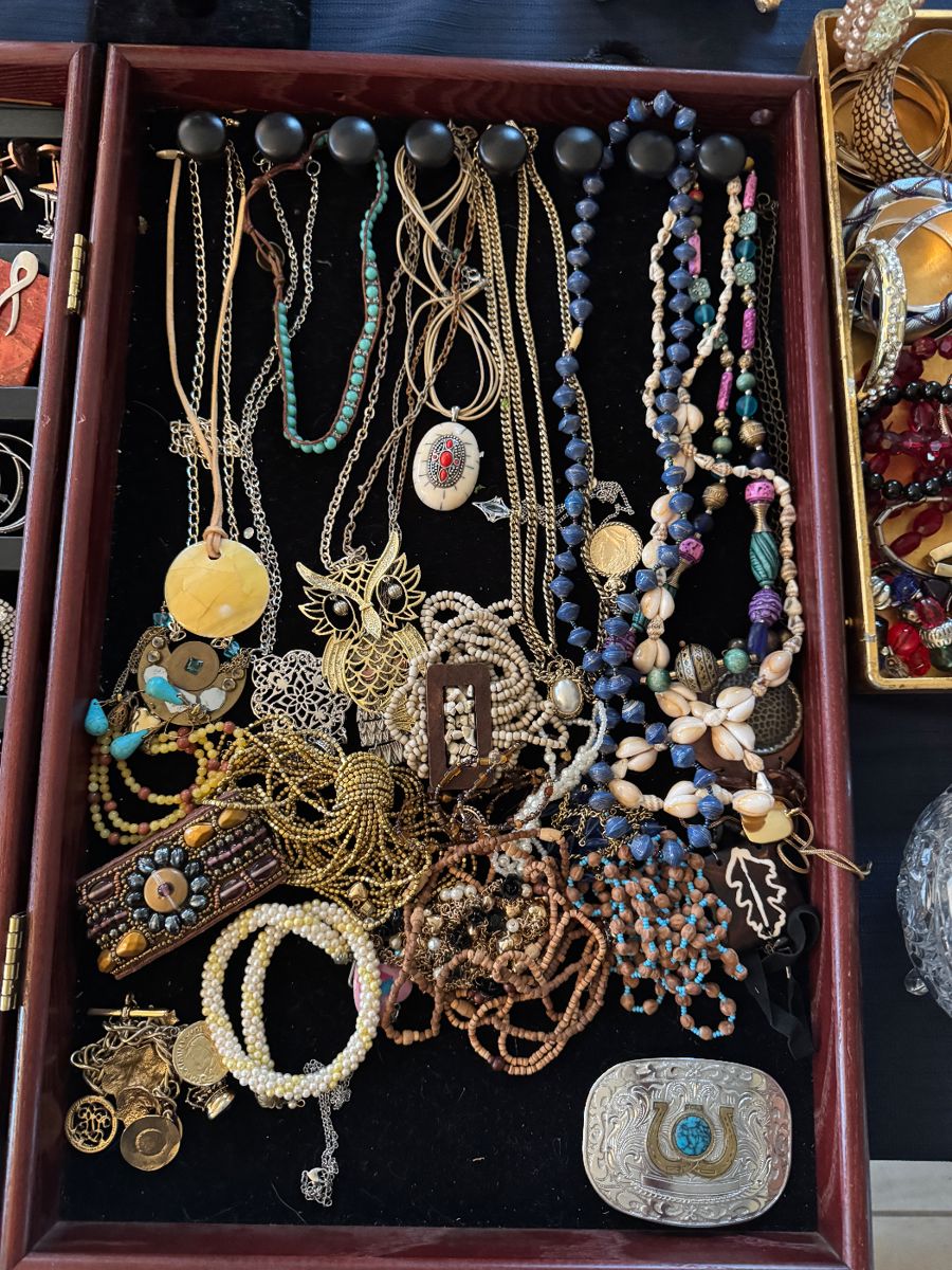 Antiques and collectibles - Image 4