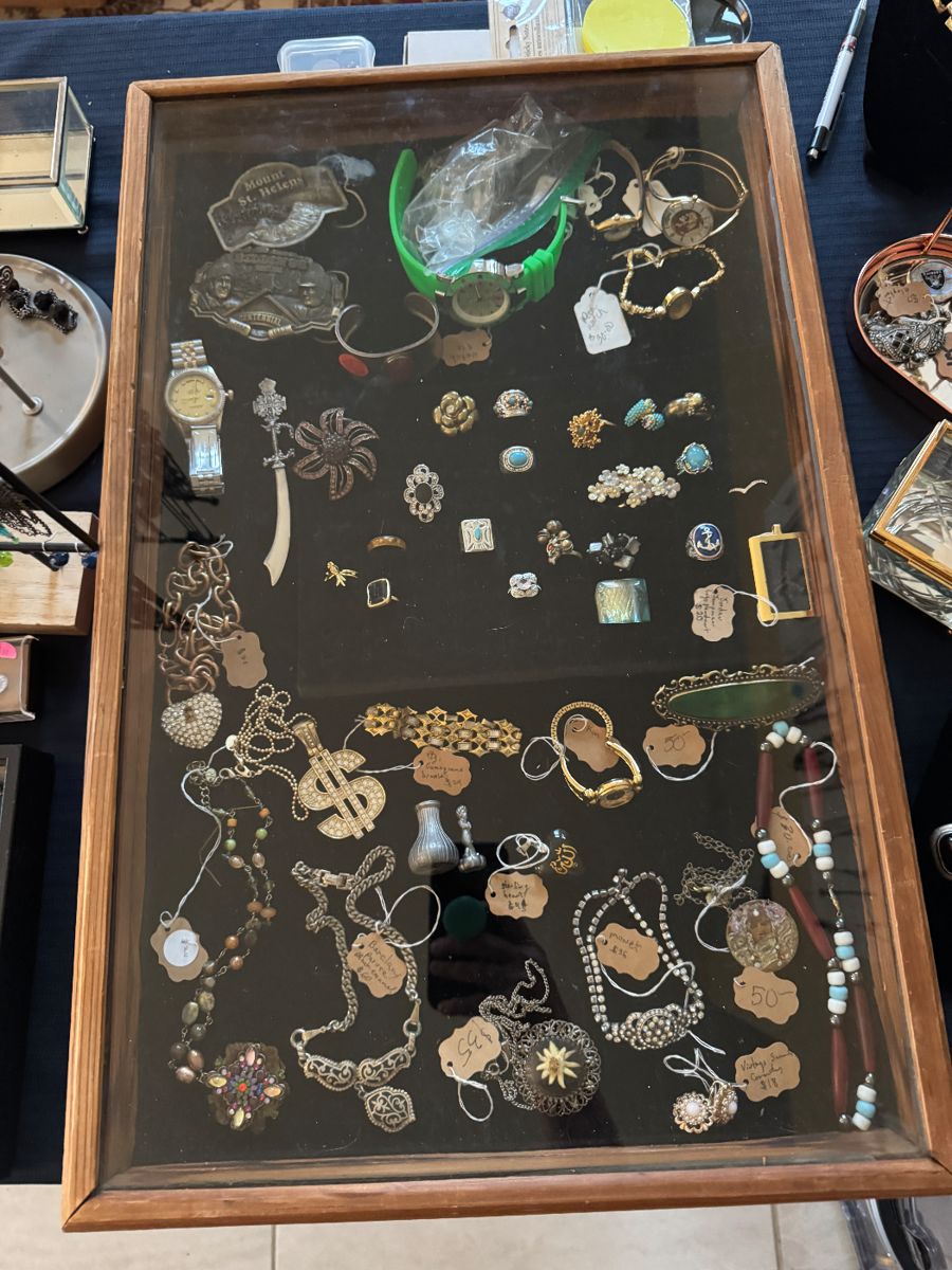 Antiques and collectibles - Image 5
