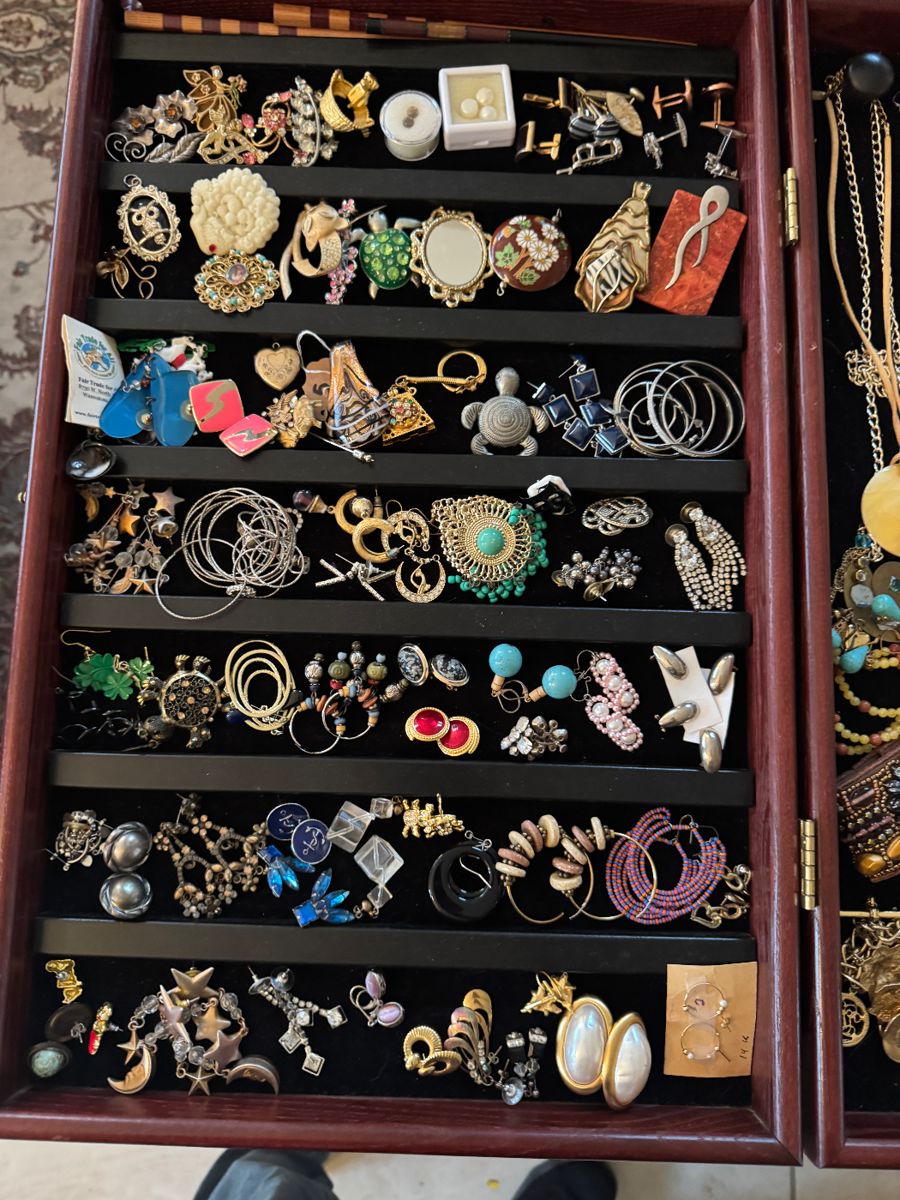 Antiques and collectibles - Image 7