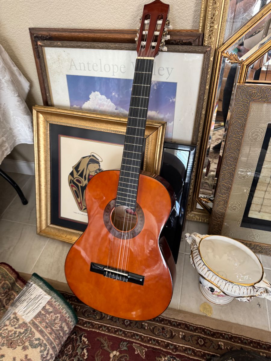 Antiques and collectibles - Image 25