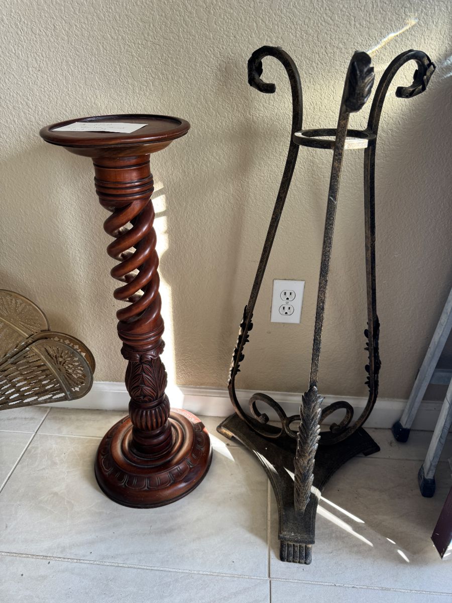 Antiques and collectibles - Image 36