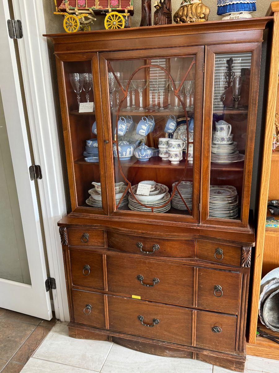 Antiques and collectibles - Image 44