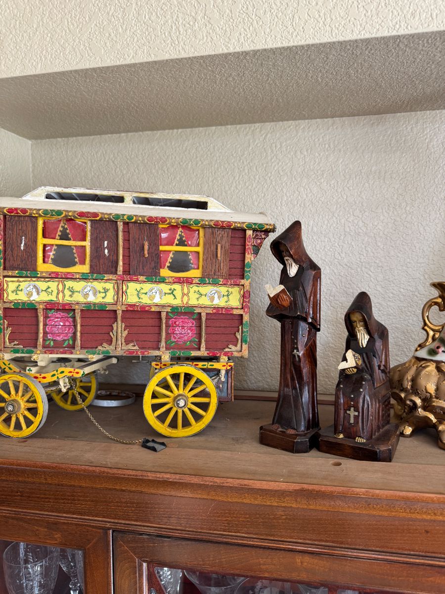 Antiques and collectibles - Image 50