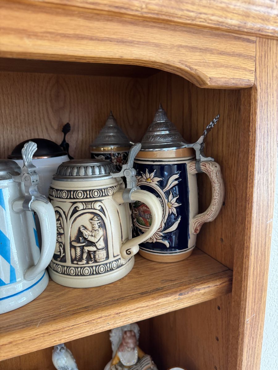 Antiques and collectibles - Image 55