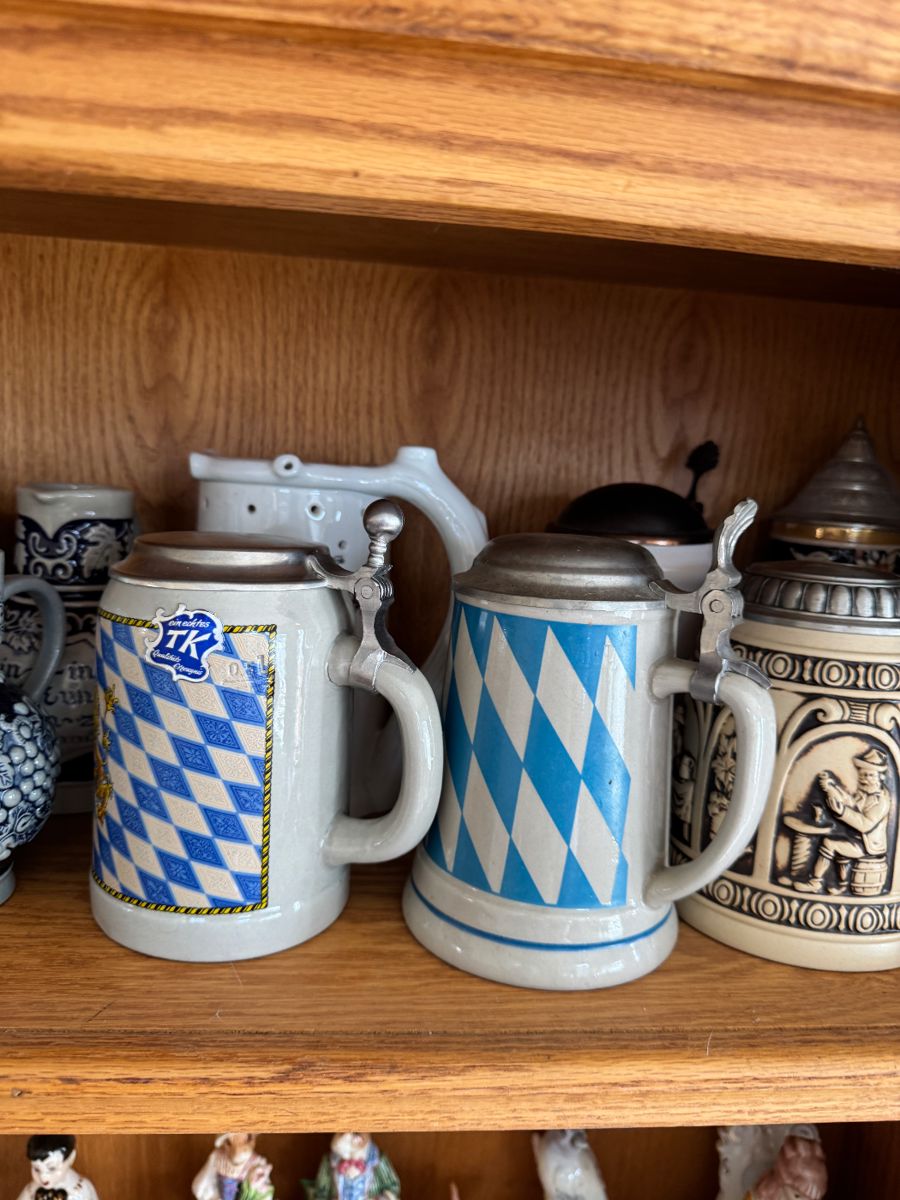 Antiques and collectibles - Image 56