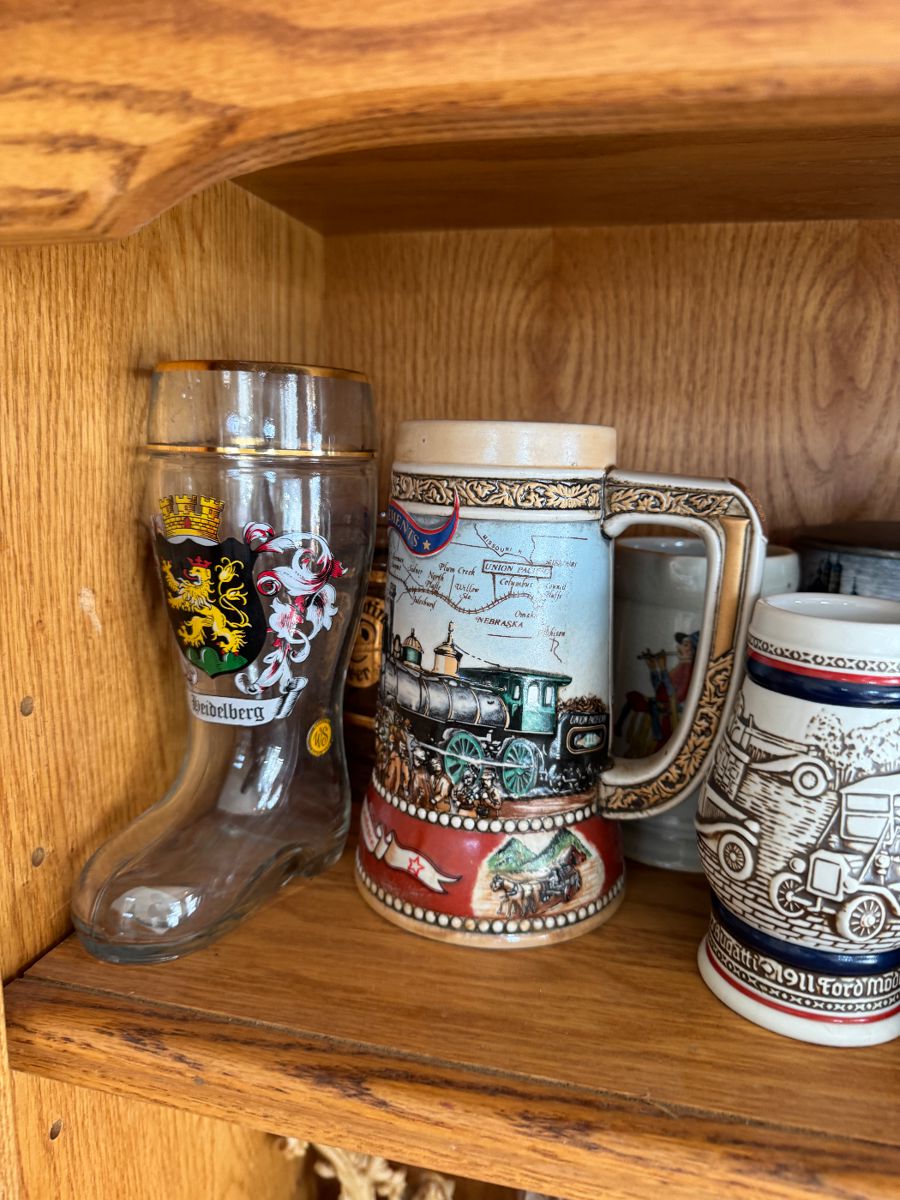 Antiques and collectibles - Image 58