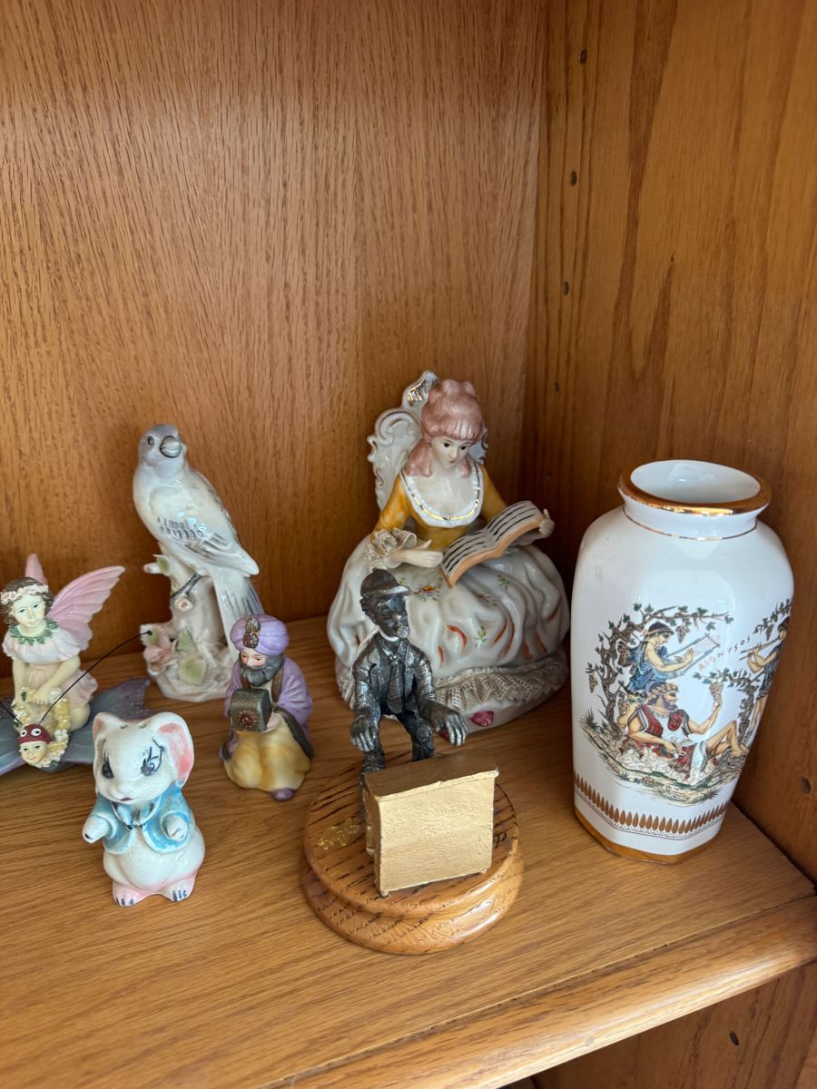 Antiques and collectibles - Image 61