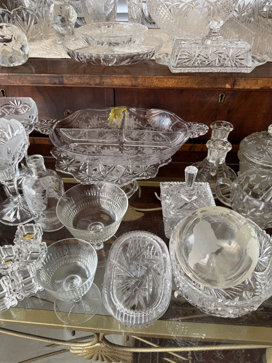 Antiques and collectibles - Image 68