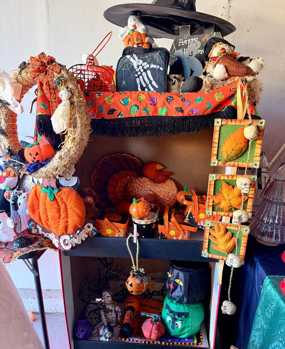 Faith, Fabric & Family: Antiques, Holiday Decor & Vintage Treasures - Image 102