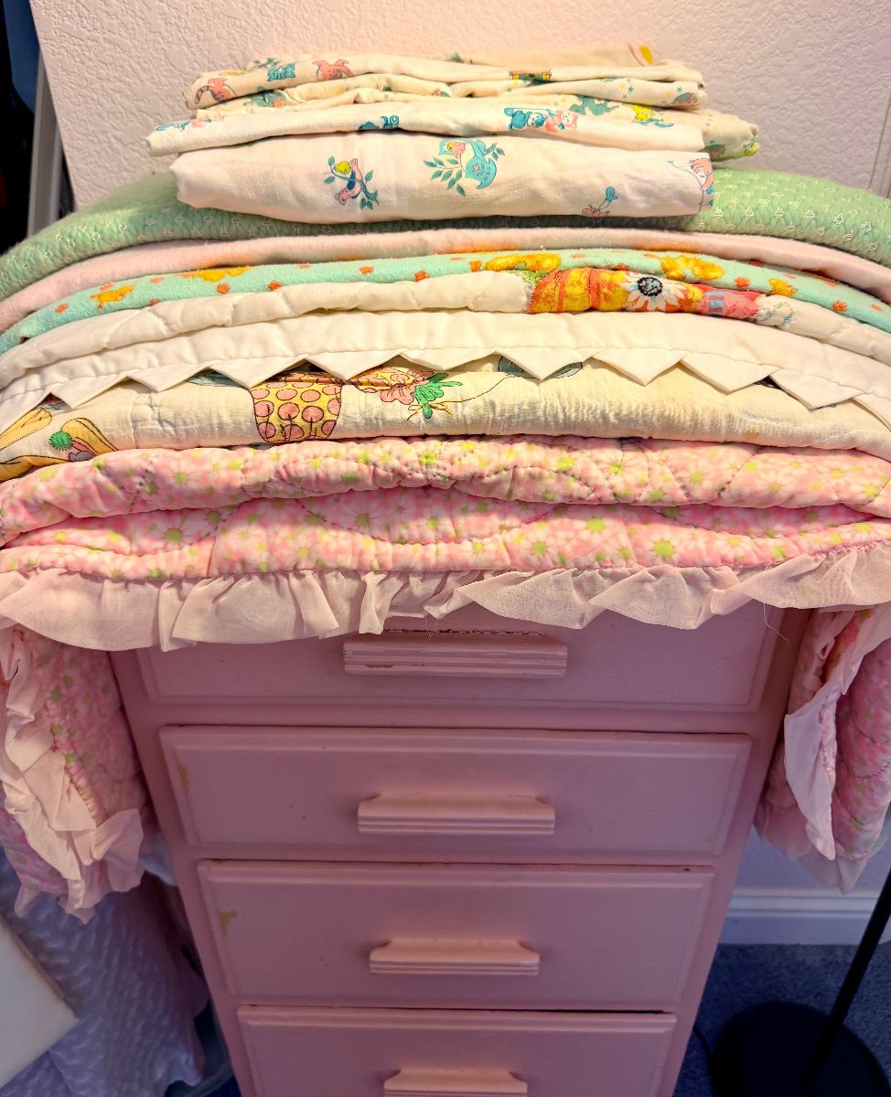 Faith, Fabric & Family: Antiques, Holiday Decor & Vintage Treasures - Image 17