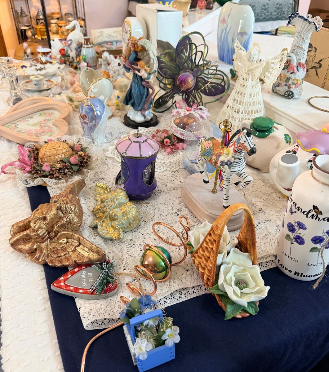 Faith, Fabric & Family: Antiques, Holiday Decor & Vintage Treasures - Image 28