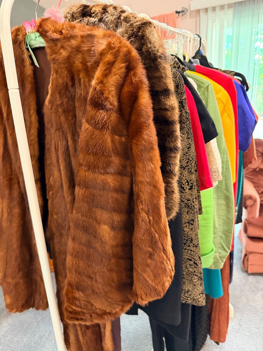 Faith, Fabric & Family: Antiques, Holiday Decor & Vintage Treasures - Image 38