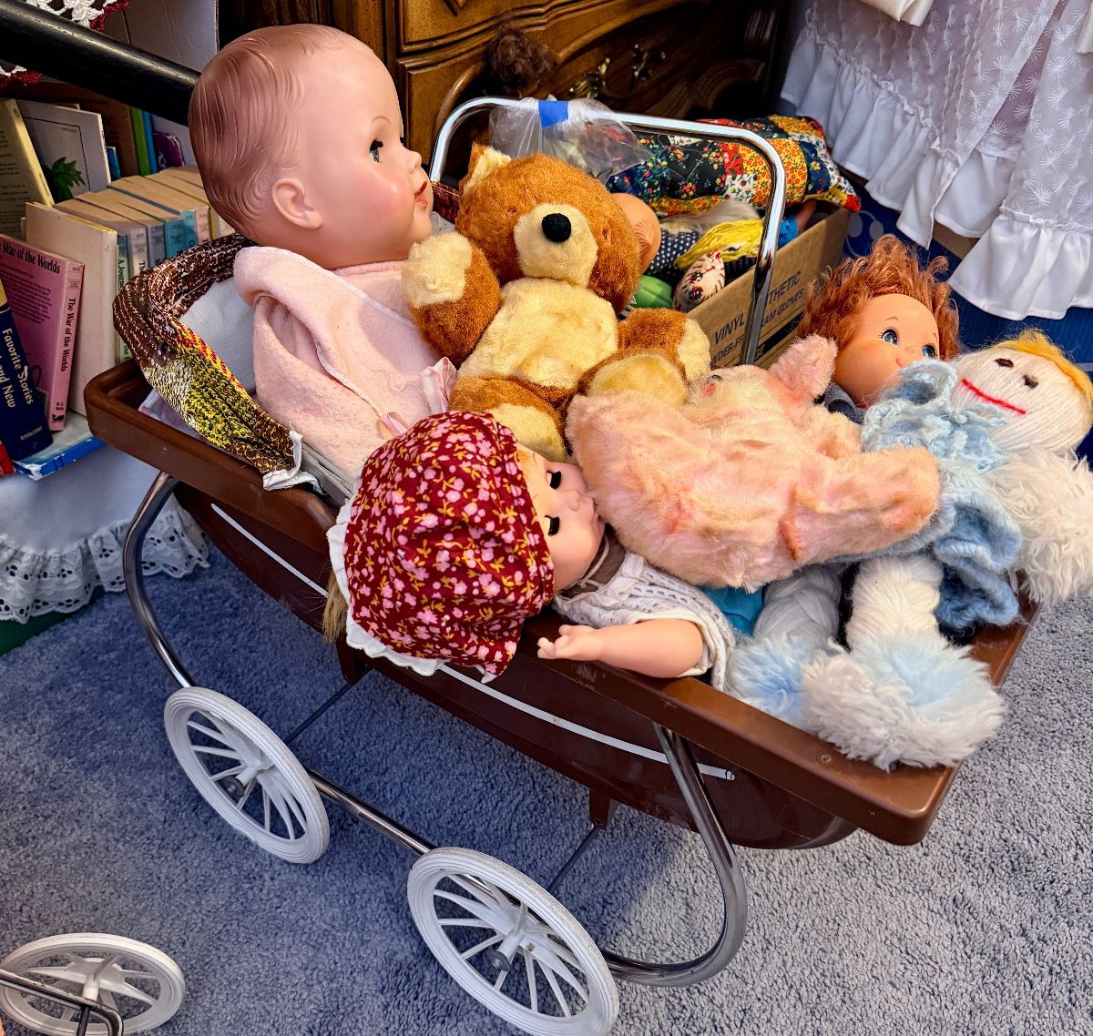 Faith, Fabric & Family: Antiques, Holiday Decor & Vintage Treasures - Image 51