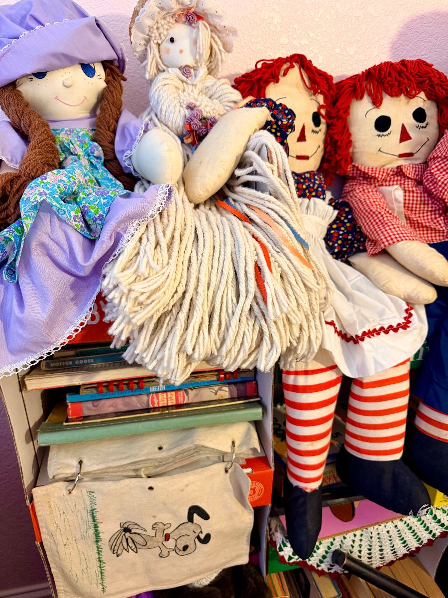Faith, Fabric & Family: Antiques, Holiday Decor & Vintage Treasures - Image 52