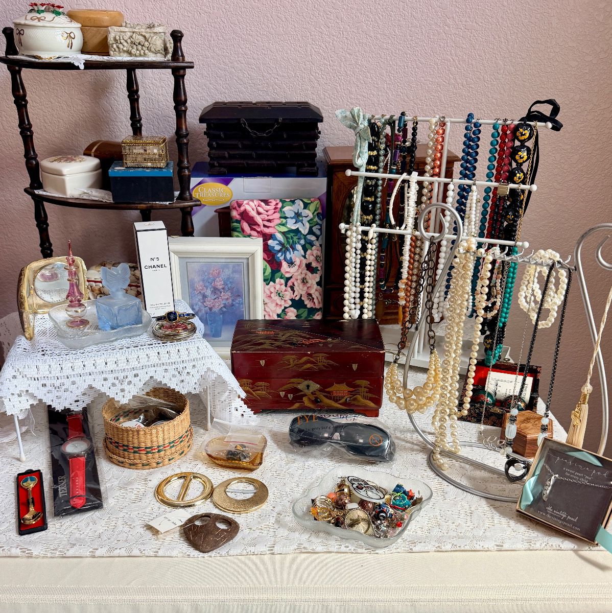 Faith, Fabric & Family: Antiques, Holiday Decor & Vintage Treasures - Image 53