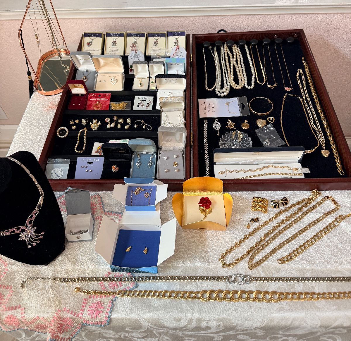 Faith, Fabric & Family: Antiques, Holiday Decor & Vintage Treasures - Image 56