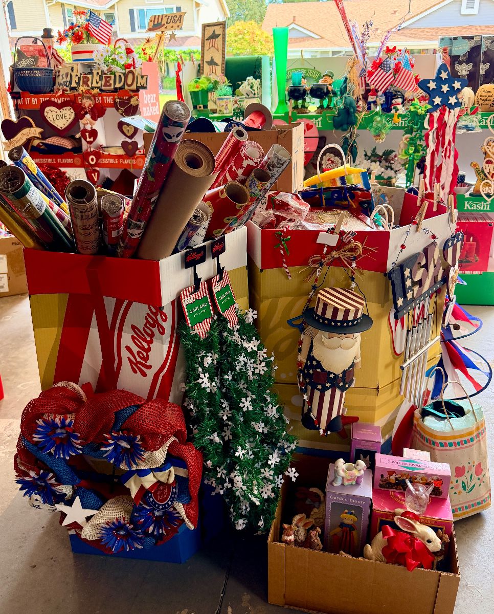 Faith, Fabric & Family: Antiques, Holiday Decor & Vintage Treasures - Image 85