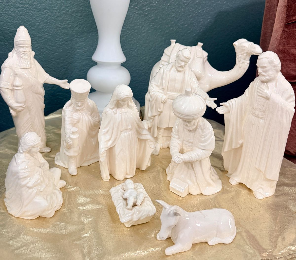 Faith, Fabric & Family: Antiques, Holiday Decor & Vintage Treasures - Image 93