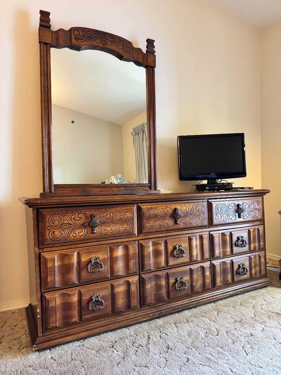A Pocket Full: Furniture, Books, Fall Decor & a Little Bit of Everything - Image 17