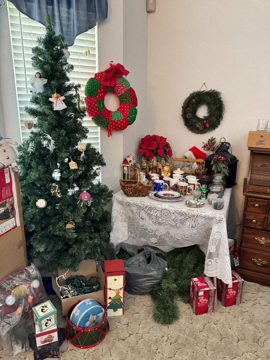 A Pocket Full: Furniture, Books, Fall Decor & a Little Bit of Everything - Image 7