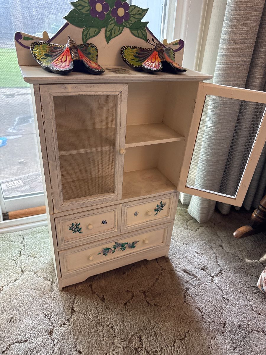 A Pocket Full: Furniture, Books, Fall Decor & a Little Bit of Everything - Image 72
