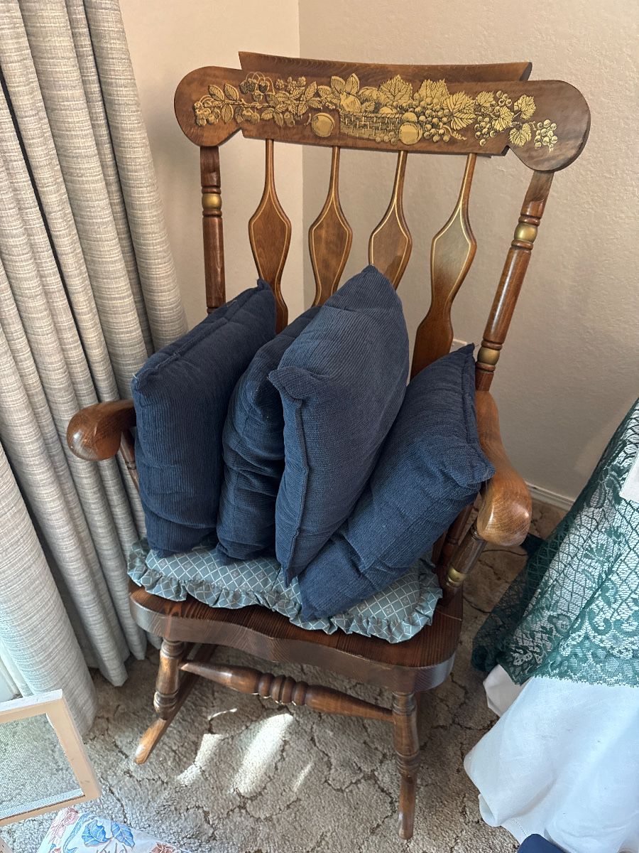 A Pocket Full: Furniture, Books, Fall Decor & a Little Bit of Everything - Image 73