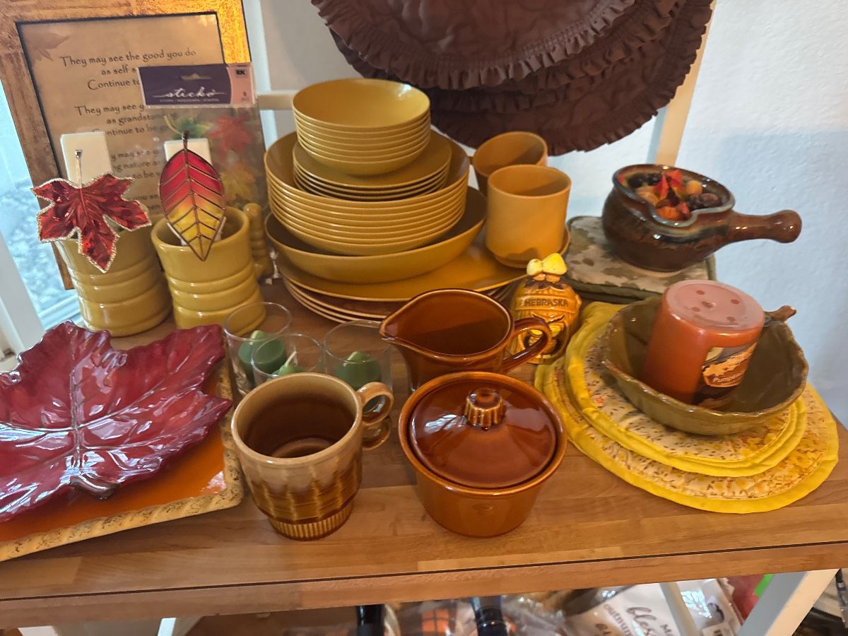 A Pocket Full: Furniture, Books, Fall Decor & a Little Bit of Everything - Image 94